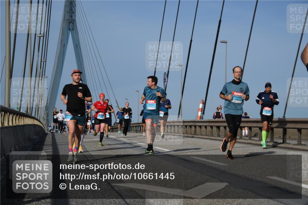 03.10.2026 - Köhlbrandbrückenlauf LenaG. http://msf.ph/oto/10661445 03.10.2026 09:45:14 Position 2 3818, 1068 meine-sportfotos.de