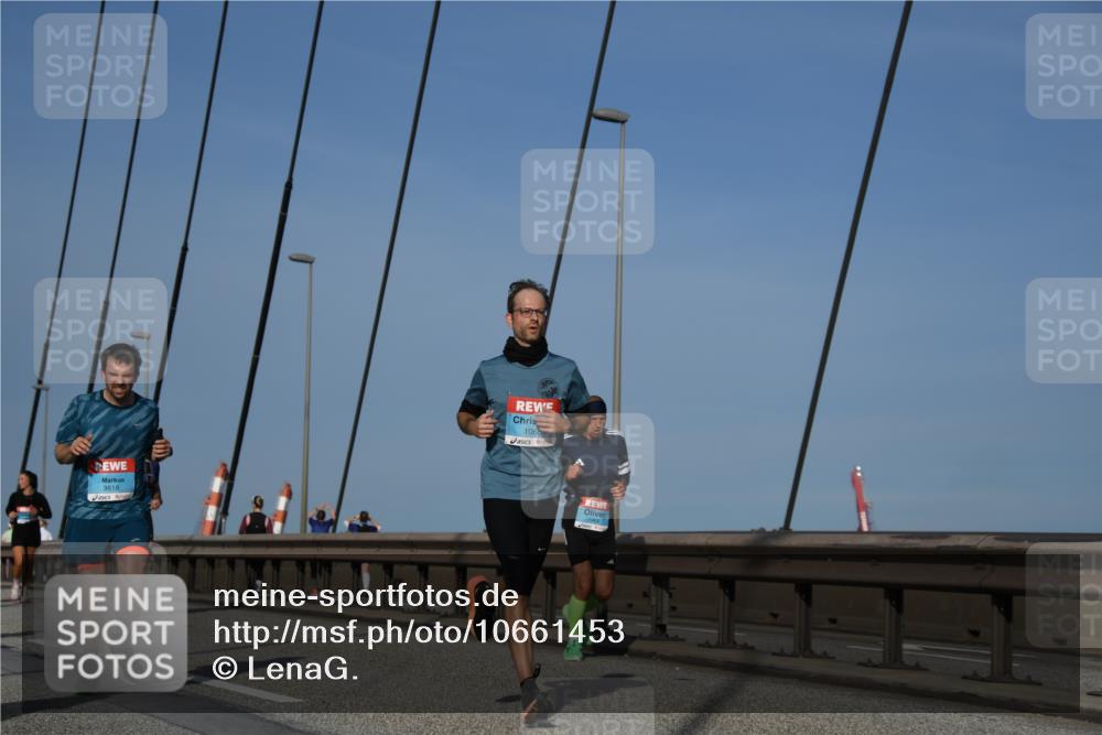 03.10.2026 - Köhlbrandbrückenlauf LenaG. http://msf.ph/oto/10661453 03.10.2026 09:45:15 Position 2 3818, 1068 meine-sportfotos.de