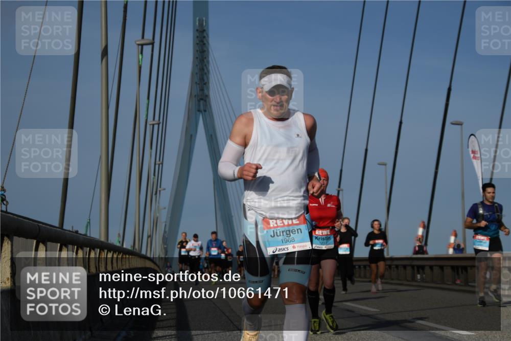03.10.2026 - Köhlbrandbrückenlauf LenaG. http://msf.ph/oto/10661471 03.10.2026 09:45:17 Position 2 1968, 1237 meine-sportfotos.de