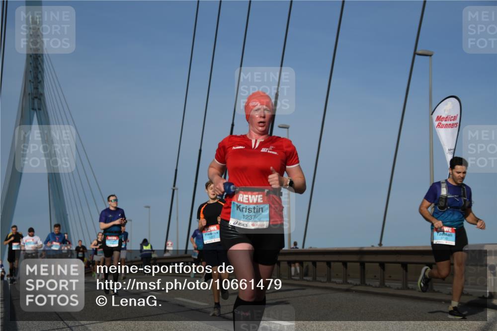 03.10.2026 - Köhlbrandbrückenlauf LenaG. http://msf.ph/oto/10661479 03.10.2026 09:45:19 Position 2 1072, 1237 meine-sportfotos.de
