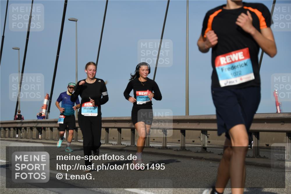 03.10.2026 - Köhlbrandbrückenlauf LenaG. http://msf.ph/oto/10661495 03.10.2026 09:45:21 Position 2 1928, 3814, 1072 meine-sportfotos.de