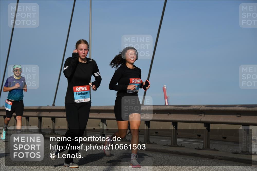 03.10.2026 - Köhlbrandbrückenlauf LenaG. http://msf.ph/oto/10661503 03.10.2026 09:45:23 Position 2 1928 meine-sportfotos.de