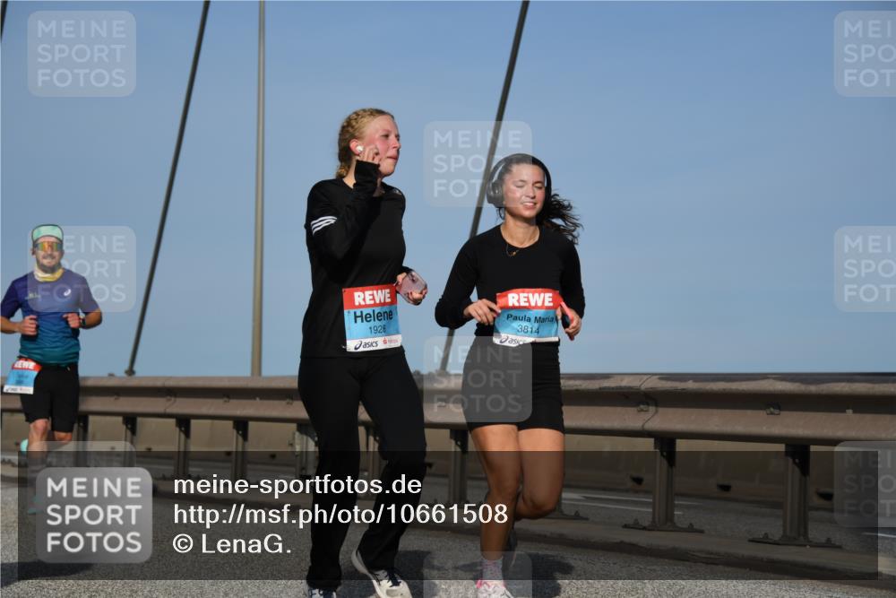 03.10.2026 - Köhlbrandbrückenlauf LenaG. http://msf.ph/oto/10661508 03.10.2026 09:45:23 Position 2 1928, 3814 meine-sportfotos.de