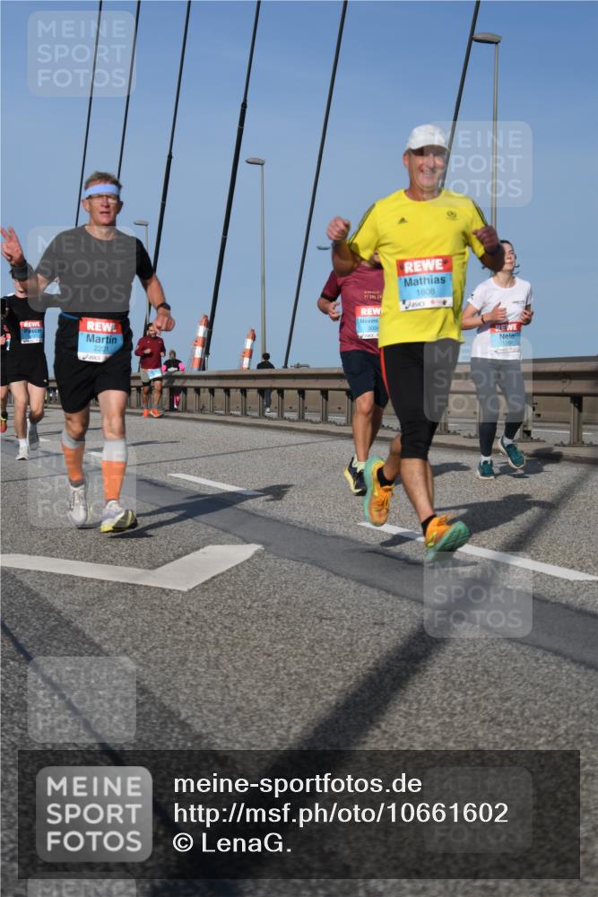03.10.2026 - Köhlbrandbrückenlauf LenaG. http://msf.ph/oto/10661602 03.10.2026 09:45:45 Position 2 2201, 1808, 3004 meine-sportfotos.de
