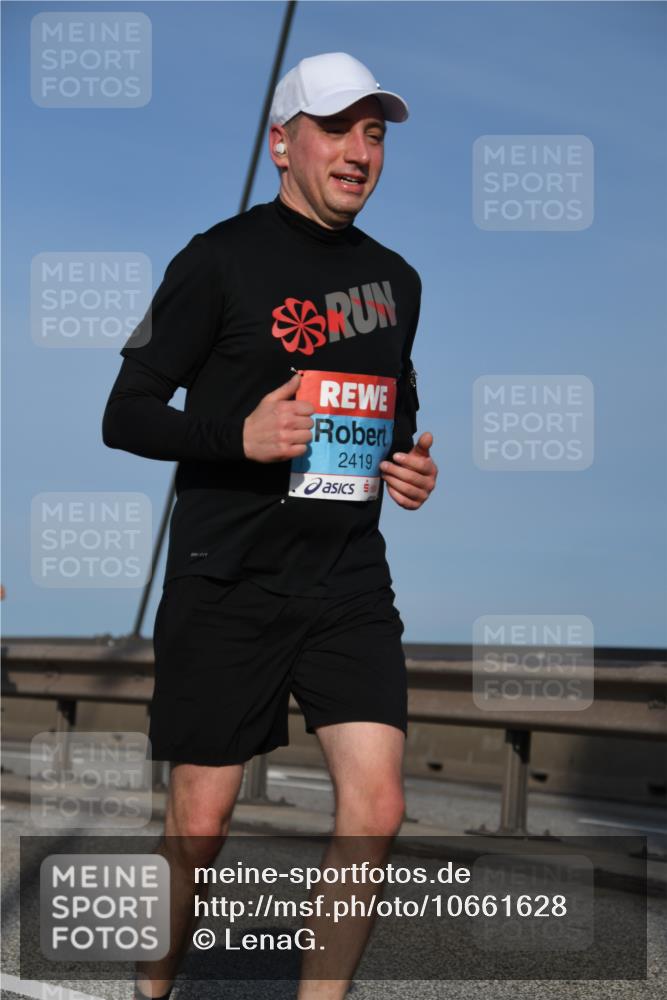 03.10.2026 - Köhlbrandbrückenlauf LenaG. http://msf.ph/oto/10661628 03.10.2026 09:45:52 Position 2 2419 meine-sportfotos.de