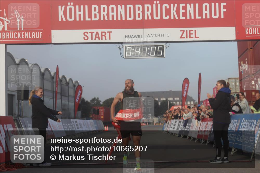 03.10.2026 - Köhlbrandbrückenlauf Markus Tischler http://msf.ph/oto/10665207 03.10.2026 09:41:56 Ziel 2100 meine-sportfotos.de