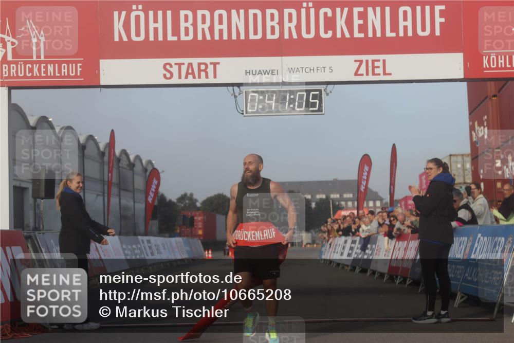 03.10.2026 - Köhlbrandbrückenlauf Markus Tischler http://msf.ph/oto/10665208 03.10.2026 09:41:56 Ziel 2100 meine-sportfotos.de