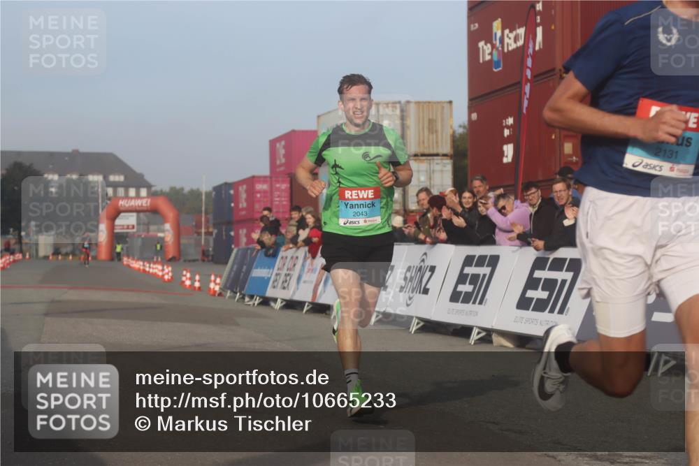 03.10.2026 - Köhlbrandbrückenlauf Markus Tischler http://msf.ph/oto/10665233 03.10.2026 09:44:55 Ziel 2043, 2131 meine-sportfotos.de
