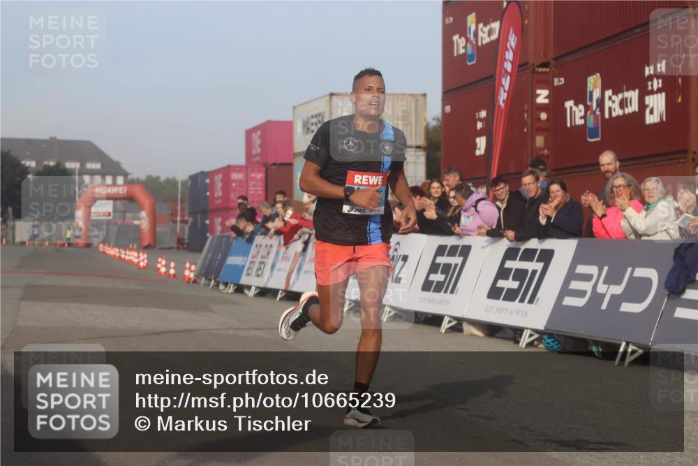 03.10.2026 - Köhlbrandbrückenlauf Markus Tischler http://msf.ph/oto/10665239 03.10.2026 09:45:17 Ziel 1263 meine-sportfotos.de