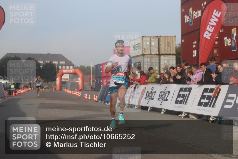 03.10.2026 - Köhlbrandbrückenlauf Markus Tischler http://msf.ph/oto/10665252 03.10.2026 09:46:09 Ziel 1063 meine-sportfotos.de