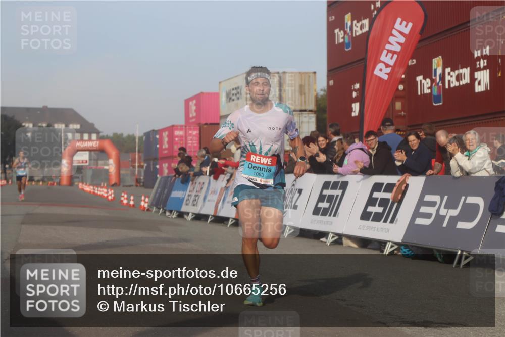 03.10.2026 - Köhlbrandbrückenlauf Markus Tischler http://msf.ph/oto/10665256 03.10.2026 09:46:10 Ziel 1063 meine-sportfotos.de