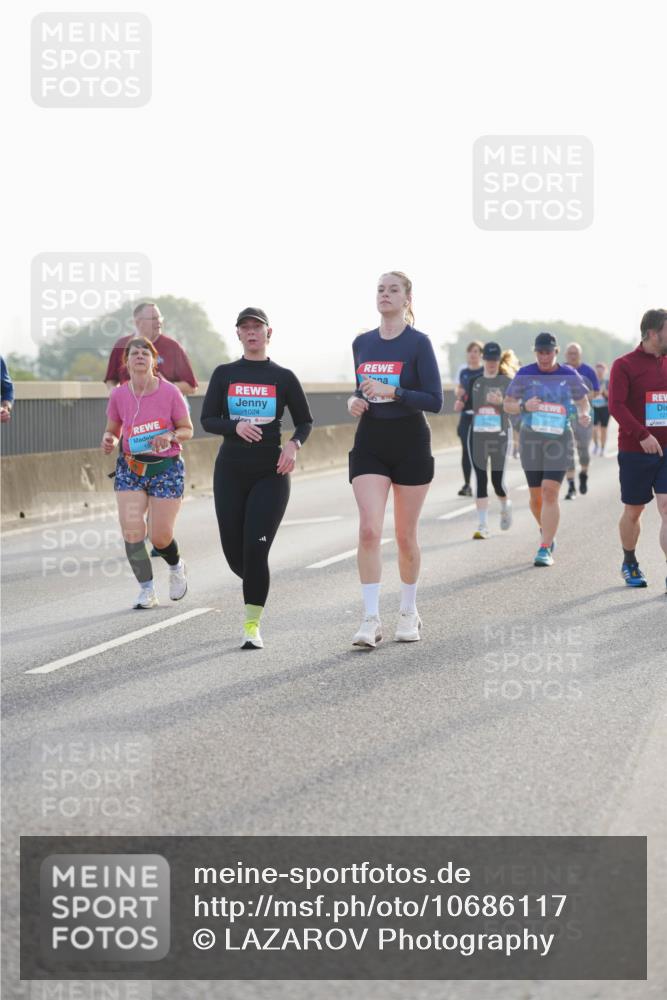 03.10.2026 - Köhlbrandbrückenlauf LAZAROV Photography http://msf.ph/oto/10686117 03.10.2026 09:30:13 Position 3 1024 meine-sportfotos.de
