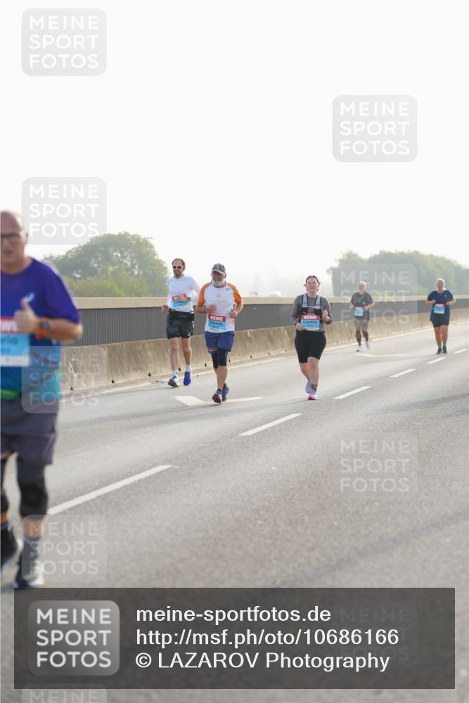 03.10.2026 - Köhlbrandbrückenlauf LAZAROV Photography http://msf.ph/oto/10686166 03.10.2026 09:30:22 Position 3  meine-sportfotos.de
