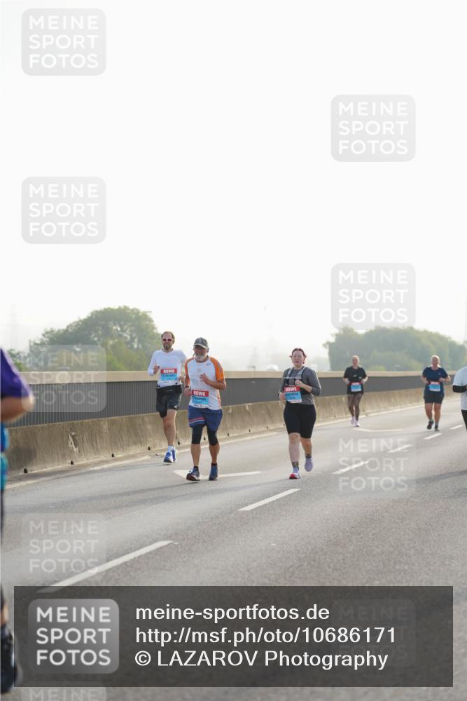 03.10.2026 - Köhlbrandbrückenlauf LAZAROV Photography http://msf.ph/oto/10686171 03.10.2026 09:30:22 Position 3  meine-sportfotos.de
