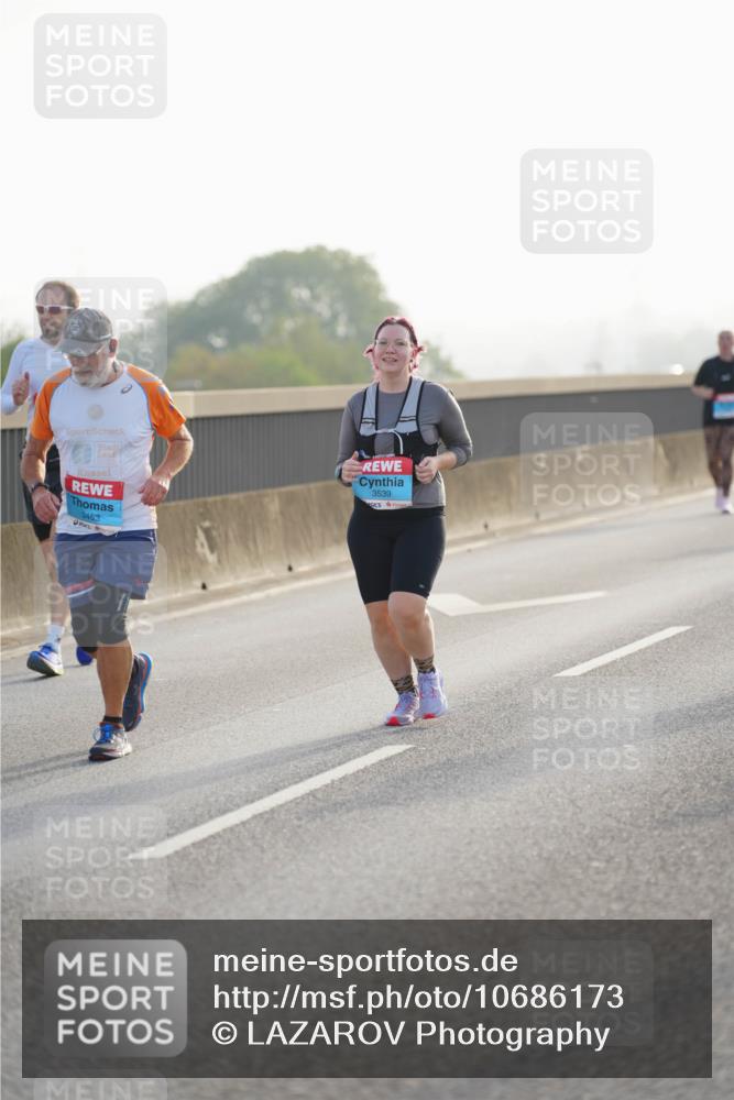 03.10.2026 - Köhlbrandbrückenlauf LAZAROV Photography http://msf.ph/oto/10686173 03.10.2026 09:30:26 Position 3 3453, 3539 meine-sportfotos.de