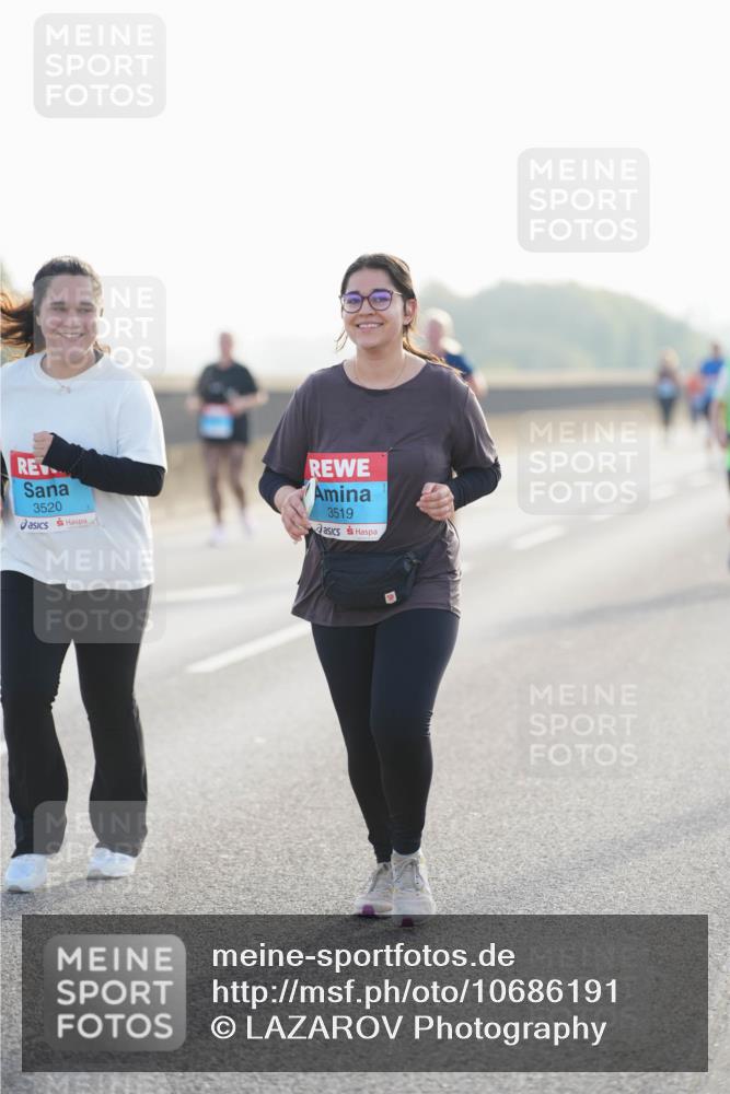 03.10.2026 - Köhlbrandbrückenlauf LAZAROV Photography http://msf.ph/oto/10686191 03.10.2026 09:30:29 Position 3 3520, 3519 meine-sportfotos.de