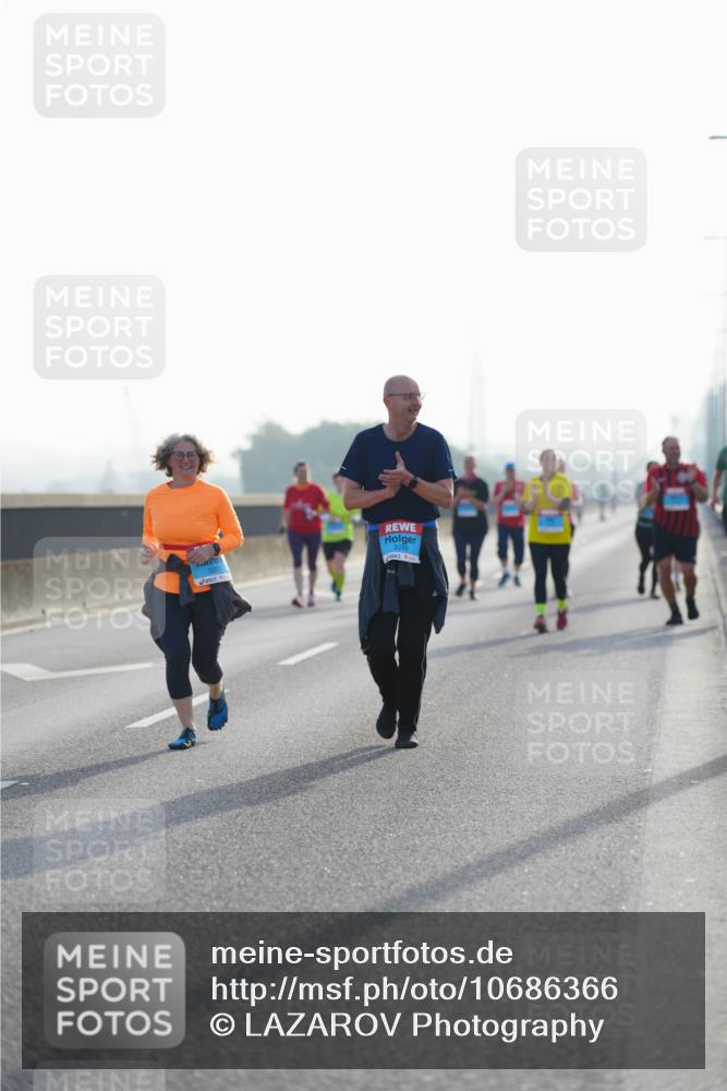 03.10.2026 - Köhlbrandbrückenlauf LAZAROV Photography http://msf.ph/oto/10686366 03.10.2026 09:31:51 Position 3  meine-sportfotos.de