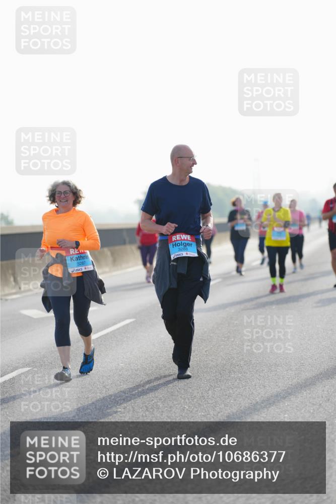 03.10.2026 - Köhlbrandbrückenlauf LAZAROV Photography http://msf.ph/oto/10686377 03.10.2026 09:31:53 Position 3 3287, 3288 meine-sportfotos.de