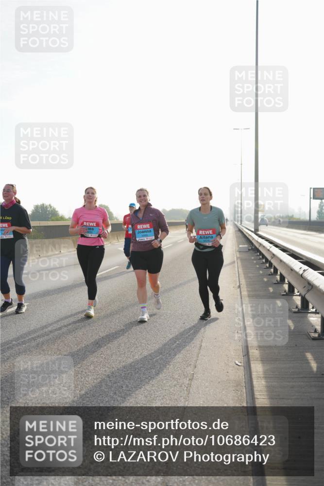 03.10.2026 - Köhlbrandbrückenlauf LAZAROV Photography http://msf.ph/oto/10686423 03.10.2026 09:32:06 Position 3  meine-sportfotos.de