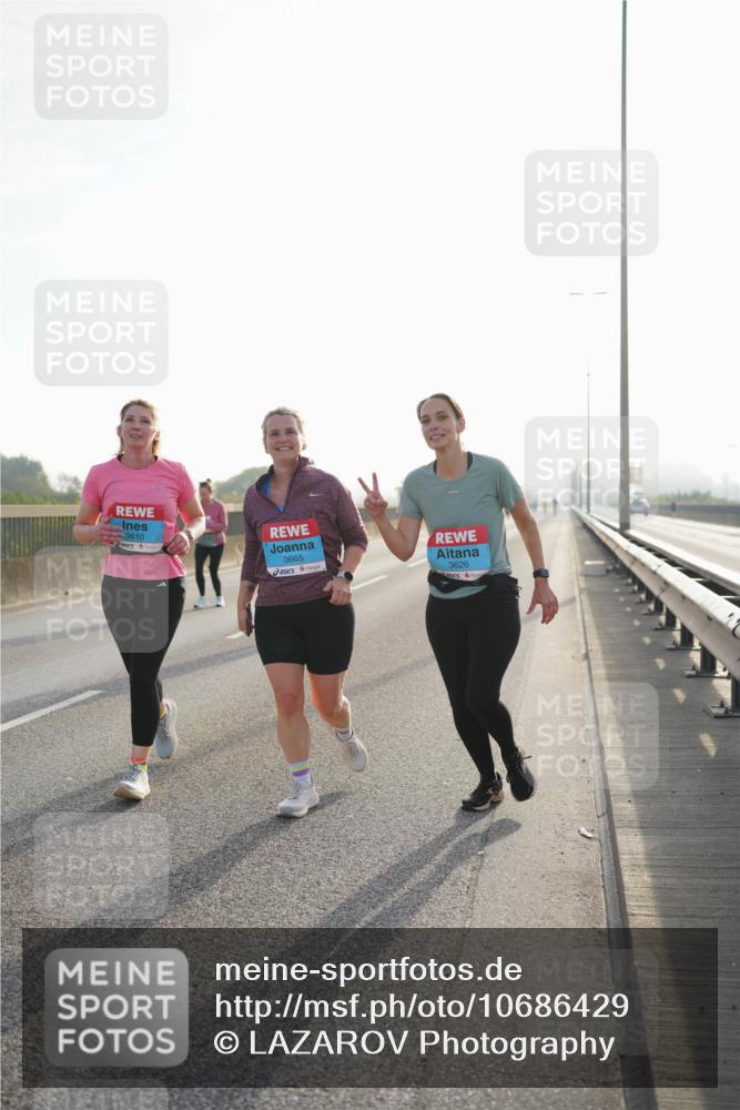 03.10.2026 - Köhlbrandbrückenlauf LAZAROV Photography http://msf.ph/oto/10686429 03.10.2026 09:32:06 Position 3 3610, 3665, 3626 meine-sportfotos.de