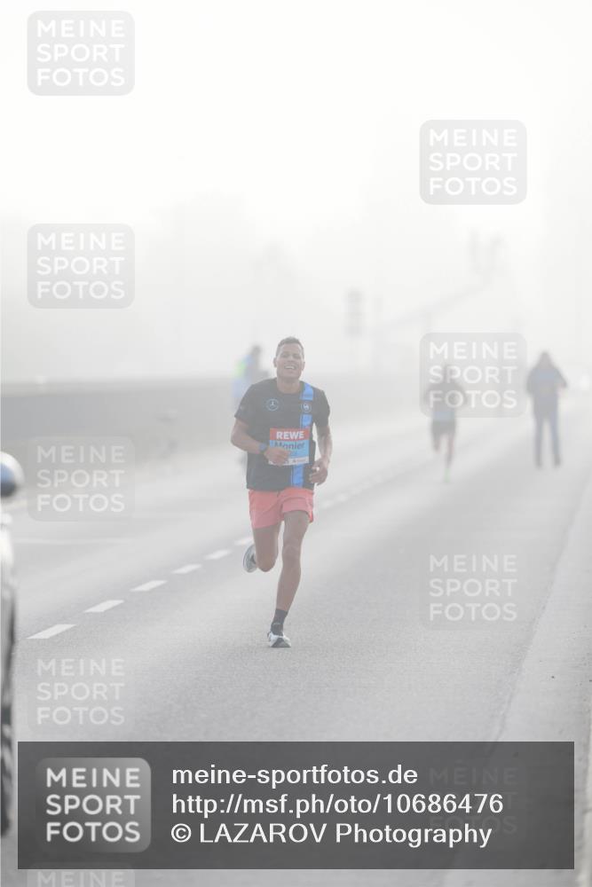 03.10.2026 - Köhlbrandbrückenlauf LAZAROV Photography http://msf.ph/oto/10686476 03.10.2026 09:10:38 Position 3  meine-sportfotos.de
