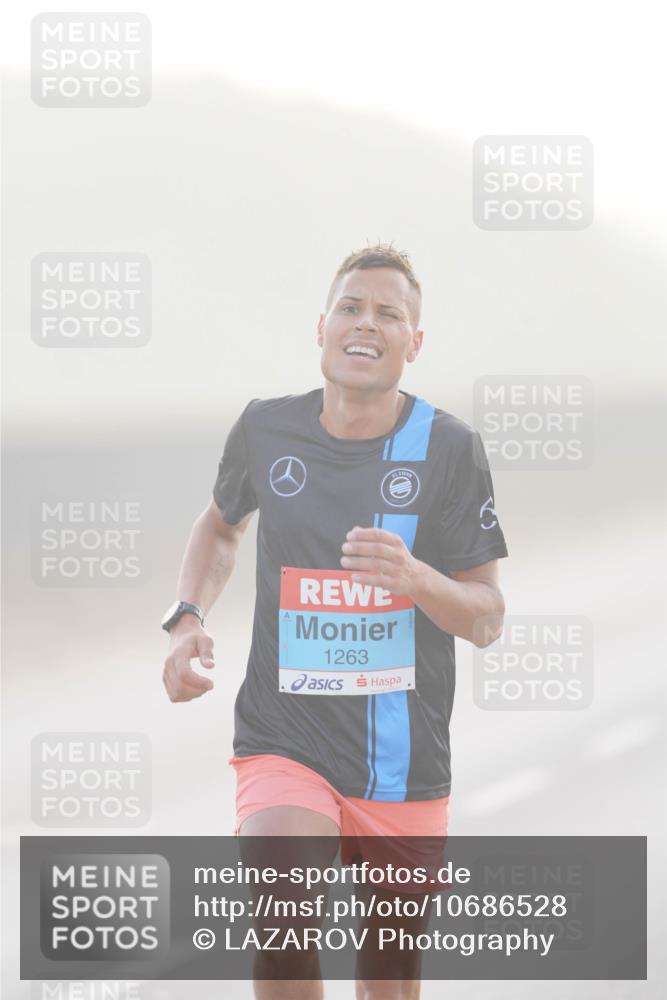 03.10.2026 - Köhlbrandbrückenlauf LAZAROV Photography http://msf.ph/oto/10686528 03.10.2026 09:10:45 Position 3 1263 meine-sportfotos.de