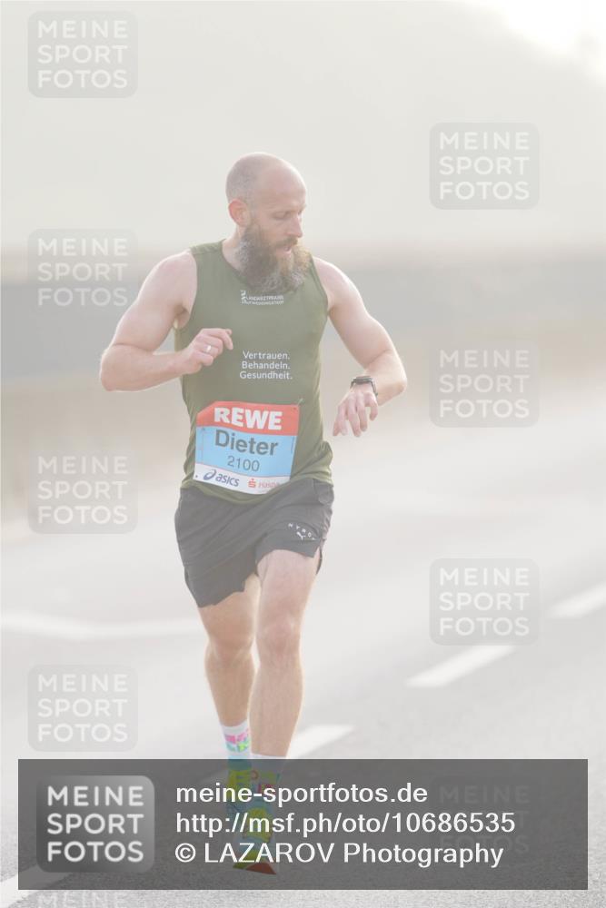 03.10.2026 - Köhlbrandbrückenlauf LAZAROV Photography http://msf.ph/oto/10686535 03.10.2026 09:11:01 Position 3 2100 meine-sportfotos.de