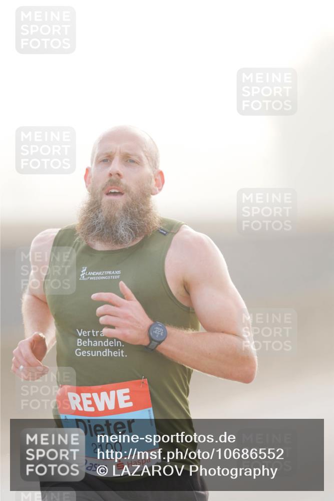 03.10.2026 - Köhlbrandbrückenlauf LAZAROV Photography http://msf.ph/oto/10686552 03.10.2026 09:11:03 Position 3 9001, 2100 meine-sportfotos.de