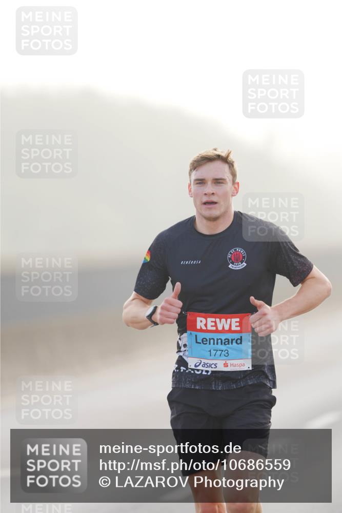 03.10.2026 - Köhlbrandbrückenlauf LAZAROV Photography http://msf.ph/oto/10686559 03.10.2026 09:11:15 Position 3 1910, 1773 meine-sportfotos.de