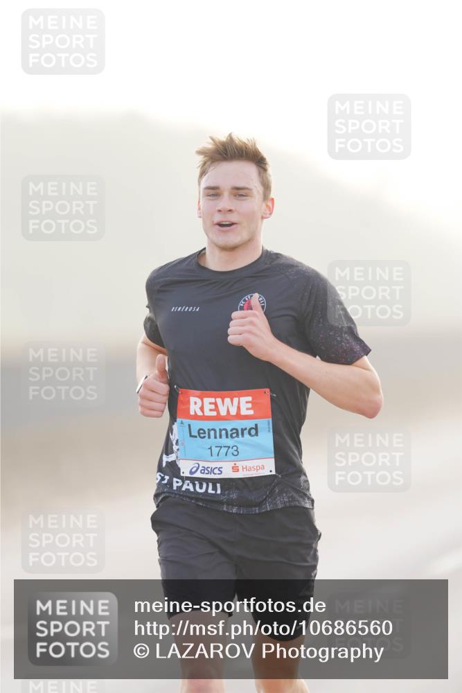 03.10.2026 - Köhlbrandbrückenlauf LAZAROV Photography http://msf.ph/oto/10686560 03.10.2026 09:11:16 Position 3 1773 meine-sportfotos.de