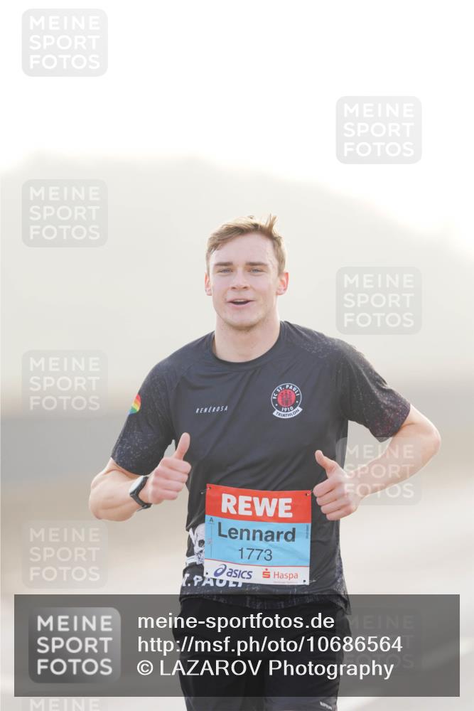 03.10.2026 - Köhlbrandbrückenlauf LAZAROV Photography http://msf.ph/oto/10686564 03.10.2026 09:11:16 Position 3 1910, 1773 meine-sportfotos.de