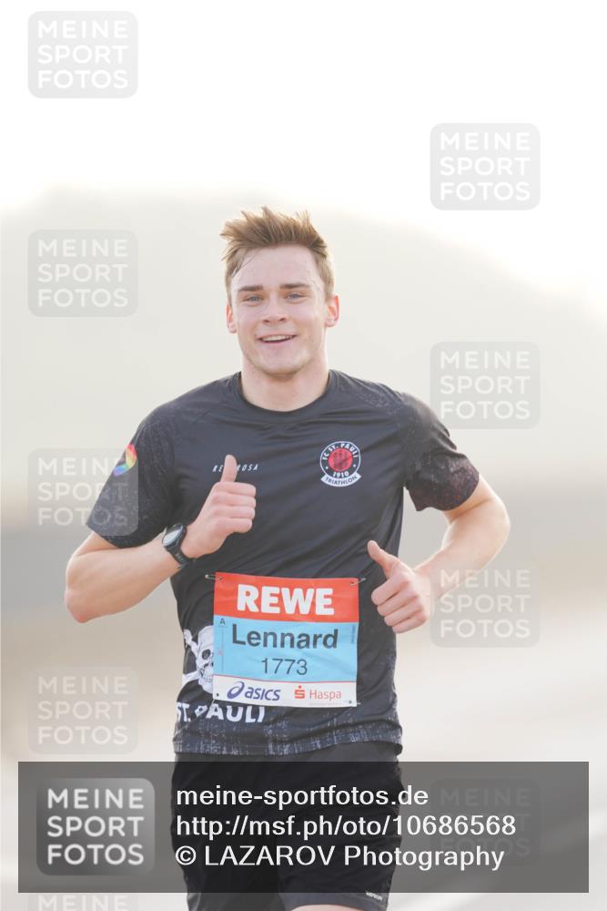 03.10.2026 - Köhlbrandbrückenlauf LAZAROV Photography http://msf.ph/oto/10686568 03.10.2026 09:11:16 Position 3 1910, 1773 meine-sportfotos.de