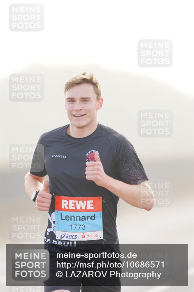 03.10.2026 - Köhlbrandbrückenlauf LAZAROV Photography http://msf.ph/oto/10686571 03.10.2026 09:11:16 Position 3 1773 meine-sportfotos.de