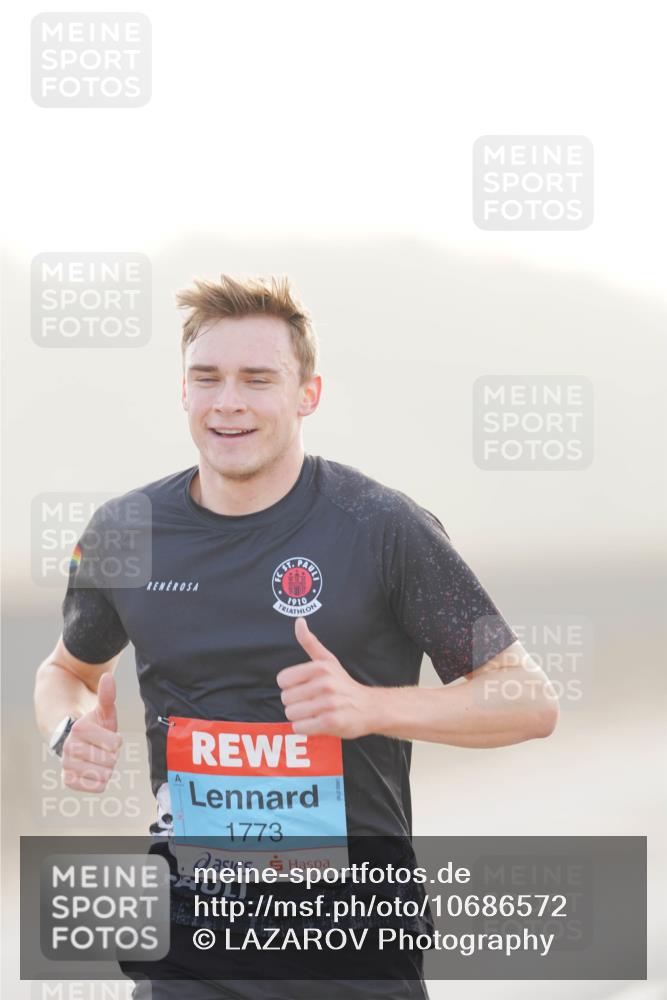 03.10.2026 - Köhlbrandbrückenlauf LAZAROV Photography http://msf.ph/oto/10686572 03.10.2026 09:11:17 Position 3 1910, 1773 meine-sportfotos.de