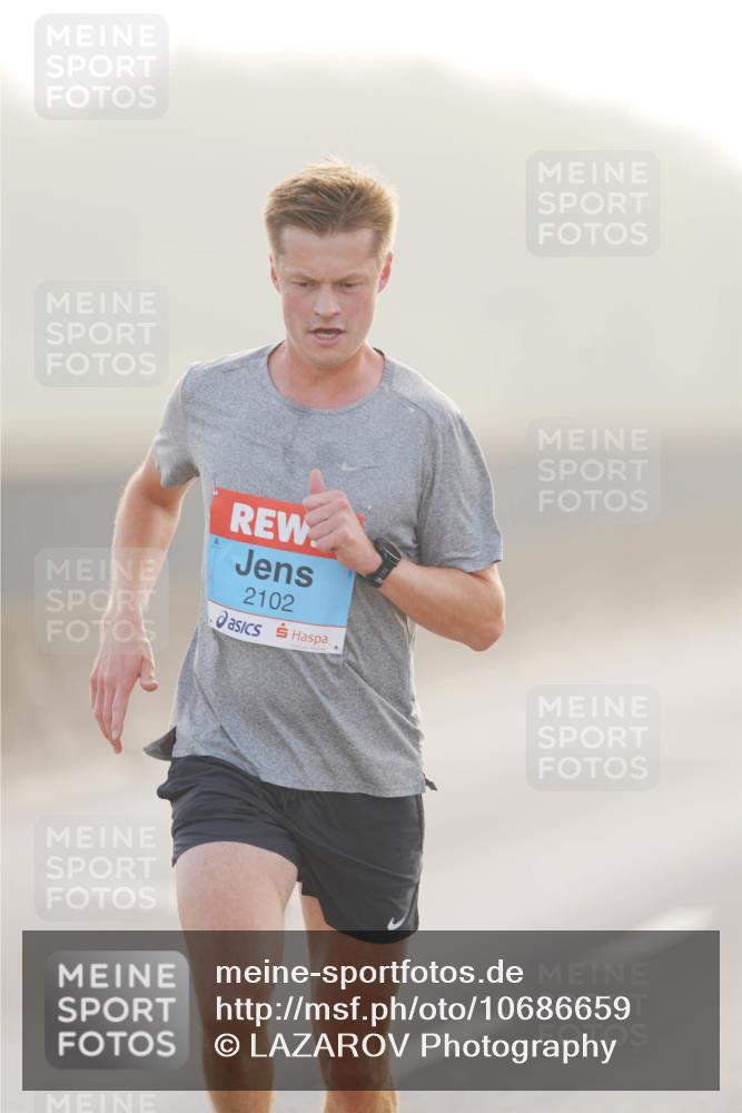 03.10.2026 - Köhlbrandbrückenlauf LAZAROV Photography http://msf.ph/oto/10686659 03.10.2026 09:11:45 Position 3 2102 meine-sportfotos.de