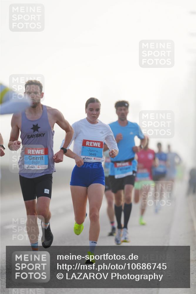 03.10.2026 - Köhlbrandbrückenlauf LAZAROV Photography http://msf.ph/oto/10686745 03.10.2026 09:12:21 Position 3 2107, 3849 meine-sportfotos.de