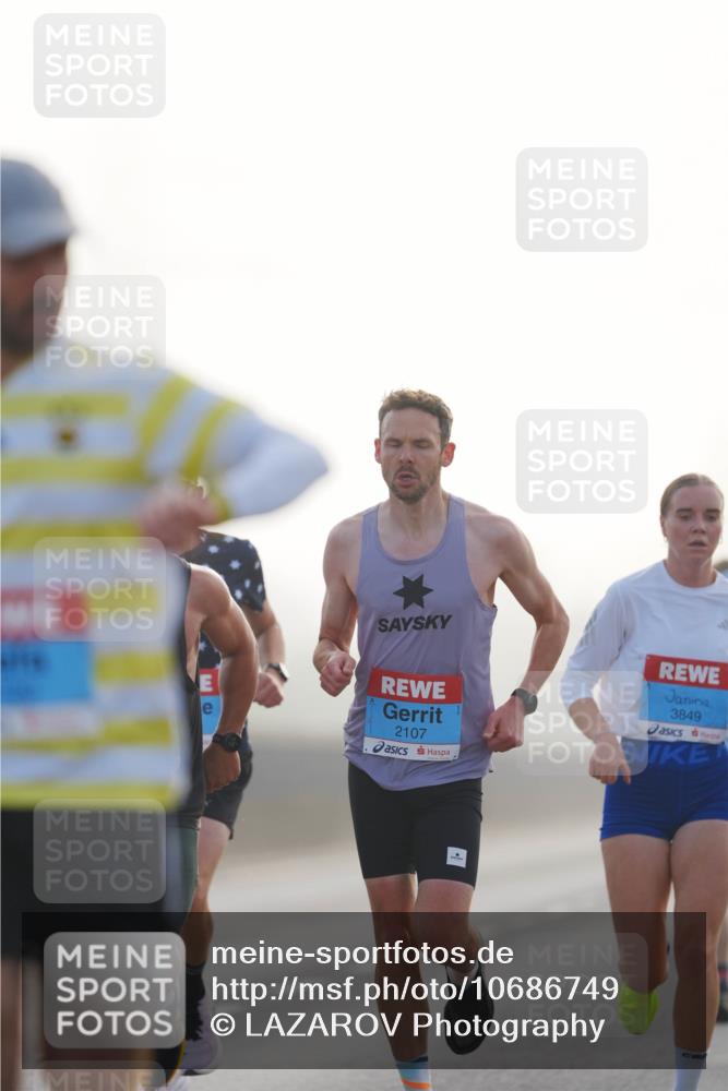 03.10.2026 - Köhlbrandbrückenlauf LAZAROV Photography http://msf.ph/oto/10686749 03.10.2026 09:12:22 Position 3 2107, 3849 meine-sportfotos.de