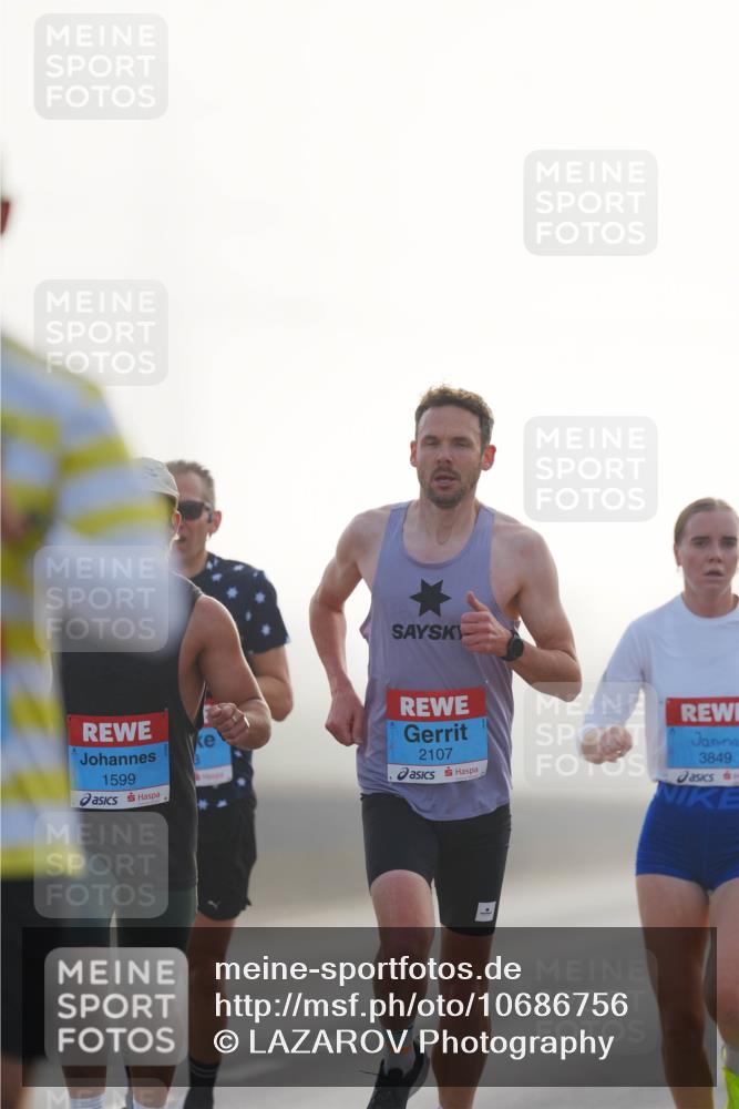 03.10.2026 - Köhlbrandbrückenlauf LAZAROV Photography http://msf.ph/oto/10686756 03.10.2026 09:12:22 Position 3 1599, 2107, 3849 meine-sportfotos.de