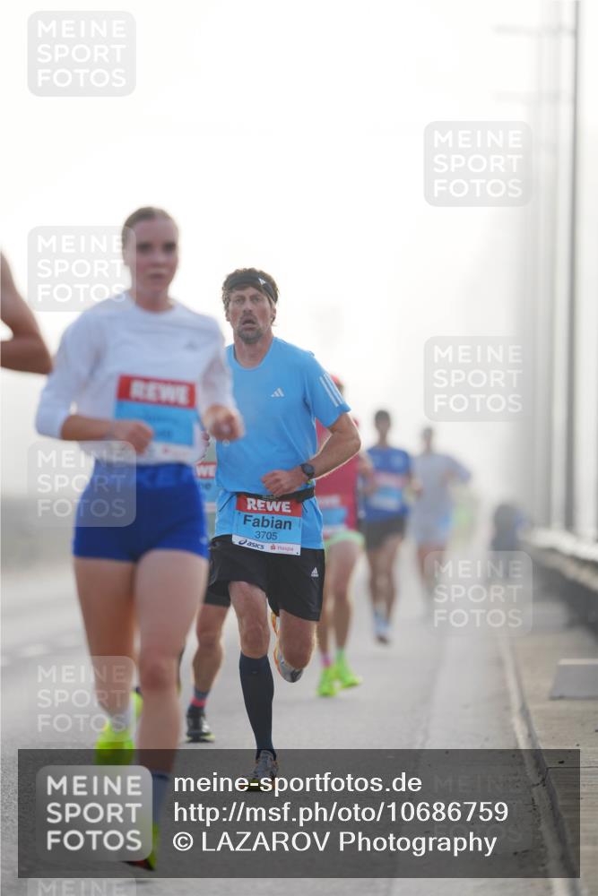 03.10.2026 - Köhlbrandbrückenlauf LAZAROV Photography http://msf.ph/oto/10686759 03.10.2026 09:12:23 Position 3 3705 meine-sportfotos.de