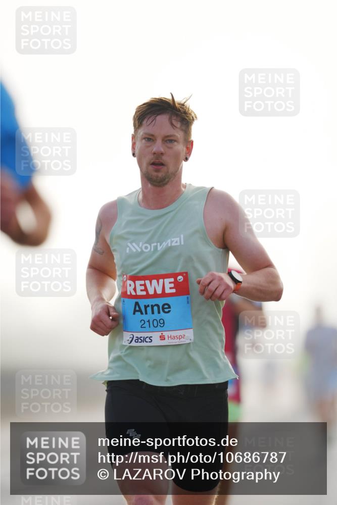 03.10.2026 - Köhlbrandbrückenlauf LAZAROV Photography http://msf.ph/oto/10686787 03.10.2026 09:12:29 Position 3 2109 meine-sportfotos.de