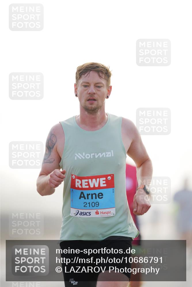 03.10.2026 - Köhlbrandbrückenlauf LAZAROV Photography http://msf.ph/oto/10686791 03.10.2026 09:12:29 Position 3 2109 meine-sportfotos.de