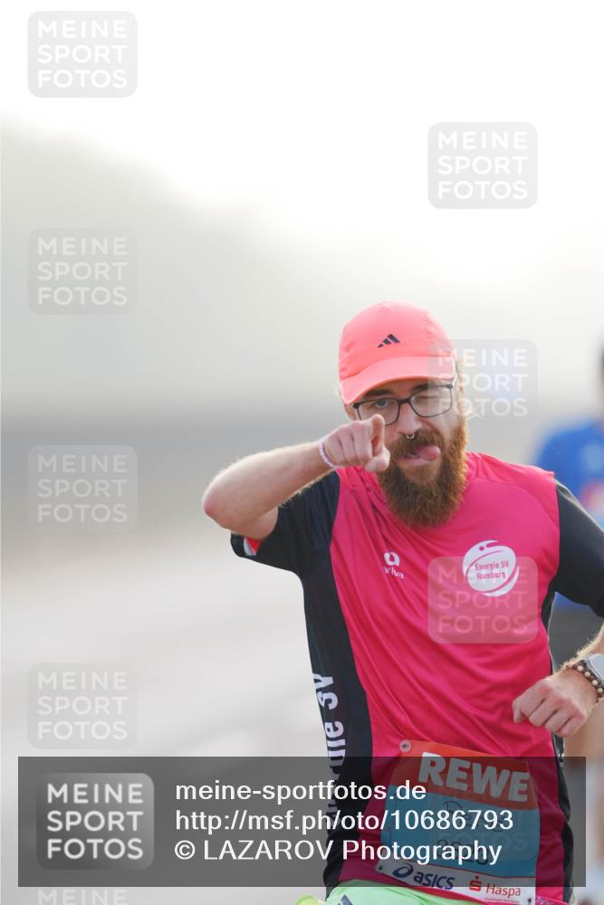 03.10.2026 - Köhlbrandbrückenlauf LAZAROV Photography http://msf.ph/oto/10686793 03.10.2026 09:12:32 Position 3 9, 3823 meine-sportfotos.de