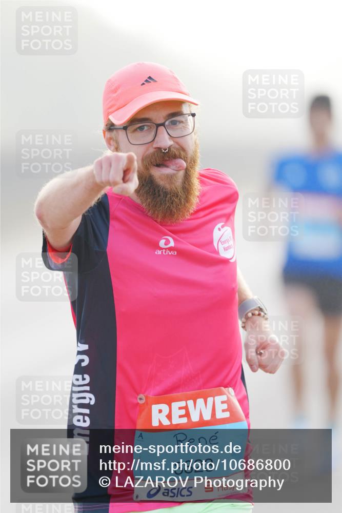03.10.2026 - Köhlbrandbrückenlauf LAZAROV Photography http://msf.ph/oto/10686800 03.10.2026 09:12:33 Position 3 3823 meine-sportfotos.de