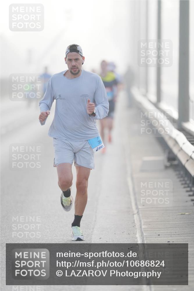 03.10.2026 - Köhlbrandbrückenlauf LAZAROV Photography http://msf.ph/oto/10686824 03.10.2026 09:12:37 Position 3 38 meine-sportfotos.de
