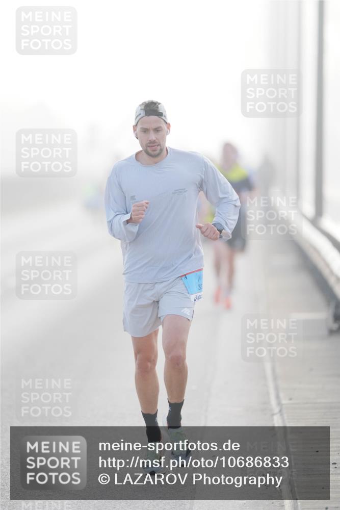 03.10.2026 - Köhlbrandbrückenlauf LAZAROV Photography http://msf.ph/oto/10686833 03.10.2026 09:12:38 Position 3  meine-sportfotos.de