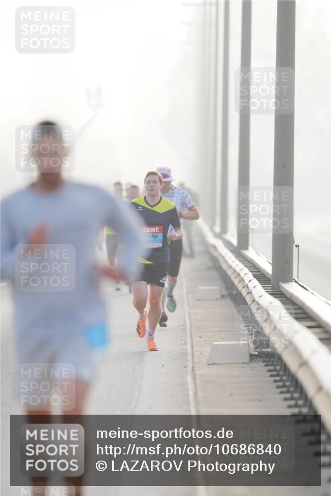 03.10.2026 - Köhlbrandbrückenlauf LAZAROV Photography http://msf.ph/oto/10686840 03.10.2026 09:12:39 Position 3 2117 meine-sportfotos.de