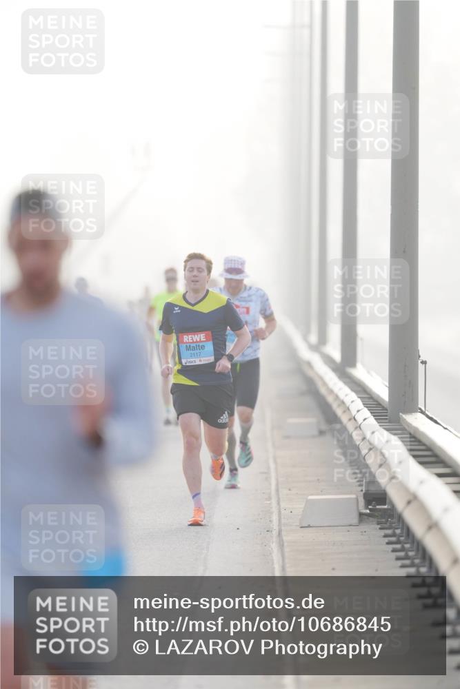 03.10.2026 - Köhlbrandbrückenlauf LAZAROV Photography http://msf.ph/oto/10686845 03.10.2026 09:12:40 Position 3 2117 meine-sportfotos.de