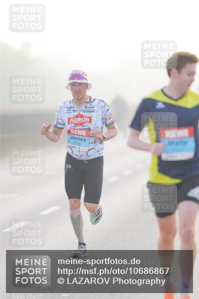 03.10.2026 - Köhlbrandbrückenlauf LAZAROV Photography http://msf.ph/oto/10686867 03.10.2026 09:12:47 Position 3 1716, 33 meine-sportfotos.de