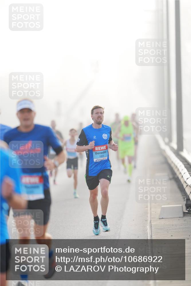 03.10.2026 - Köhlbrandbrückenlauf LAZAROV Photography http://msf.ph/oto/10686922 03.10.2026 09:12:56 Position 3 1825 meine-sportfotos.de