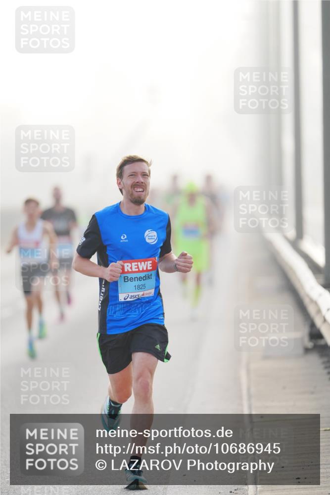 03.10.2026 - Köhlbrandbrückenlauf LAZAROV Photography http://msf.ph/oto/10686945 03.10.2026 09:12:59 Position 3 2, 1825 meine-sportfotos.de